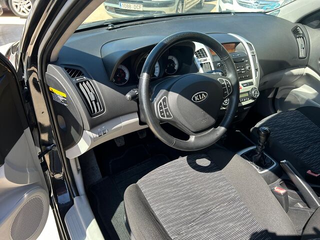 KIA CEE'D DRIVE 1.4 SPANISH LHD IN SPAIN 108000 MILES SUPERB LITTLE CAR 2009